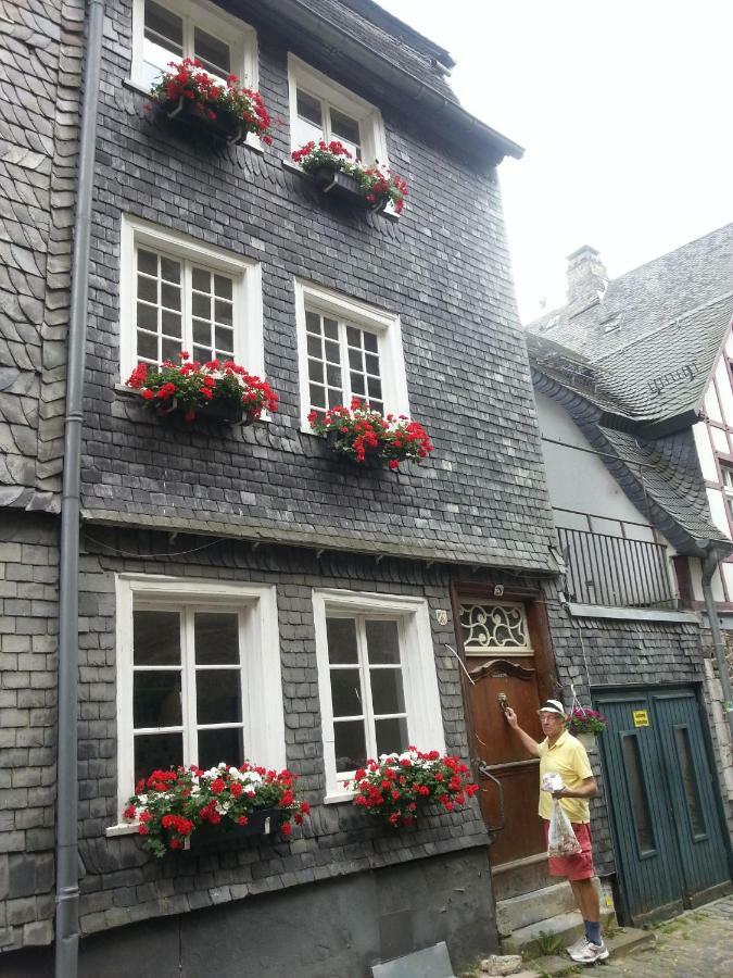 Der Kleine Globetrotter Bed & Breakfast Monschau Exterior foto